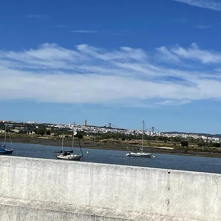 La Seixalia, Charme E Grande Terraco * Seixal (Setubal)